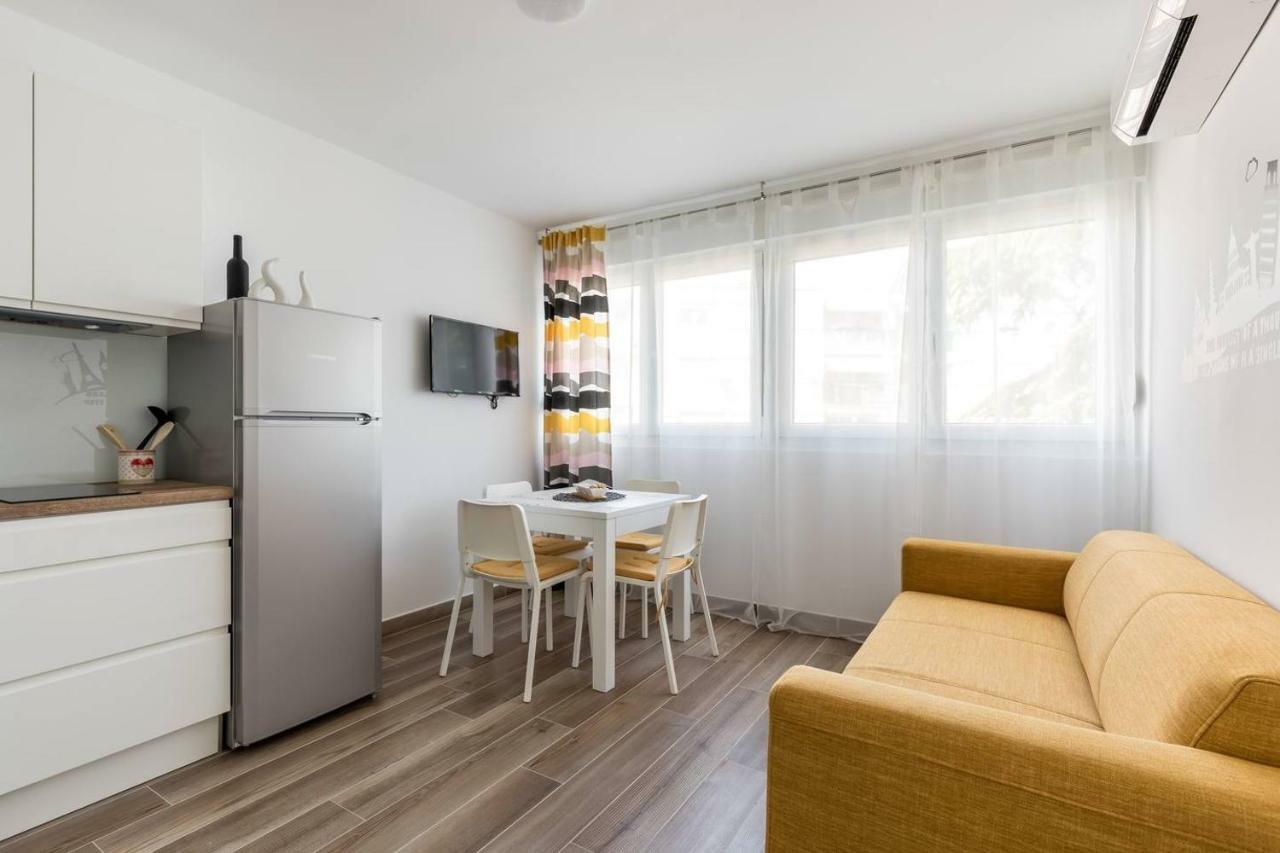 Apartments Cezar Split Exteriör bild